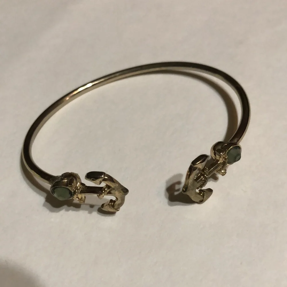 Gold tone Anchor bracelet - Picture 2 of 4